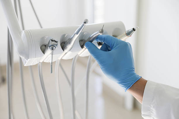Professional Tooth Extraction technician working in Franklin, GA